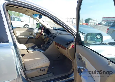 2013 Volvo Xc90 3.2 Platinum from USA, damaged, VIN YV4952CZ9D1634158